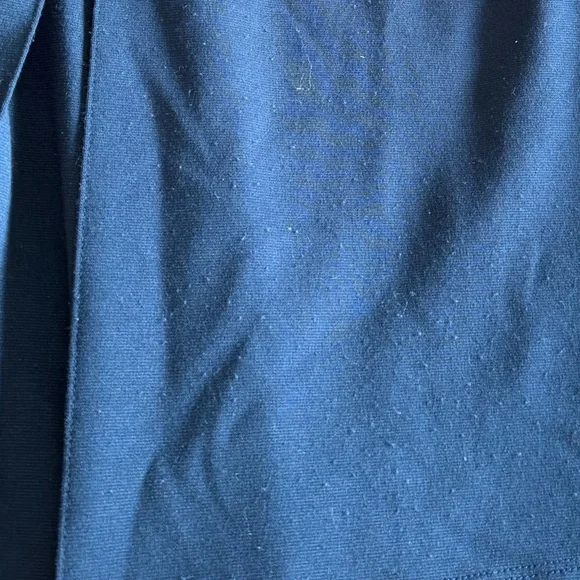 Lands' End size 8 Classic Navy Jumpers set of 4 uniform dresses smoke pet free - Picture 3 of 3